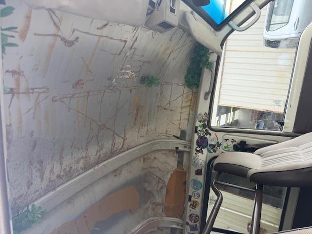 Photo '13' of Toyota Hiace