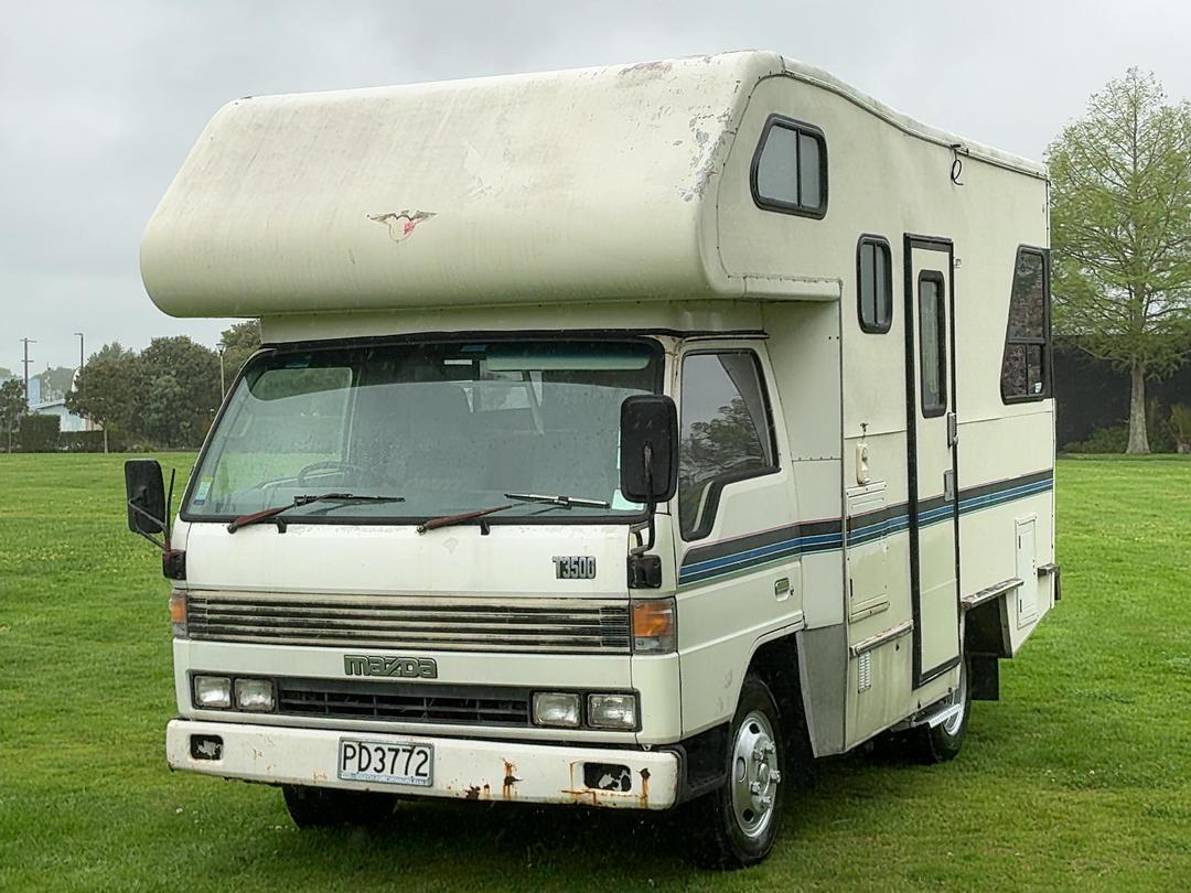 Photo '8' of Mazda T3500 Motorhome Photo '8' of Mazda T3500 Motorhome