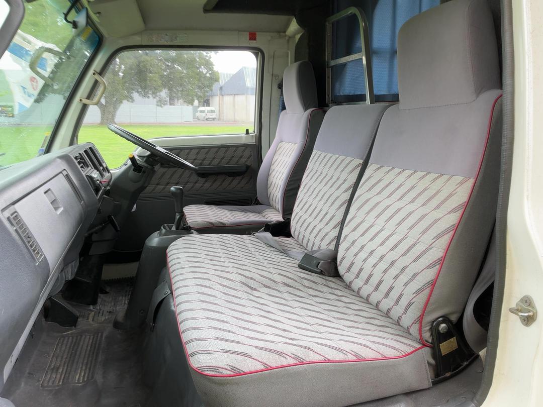Photo '17' of Mazda T3500 TRUCK Motorhome