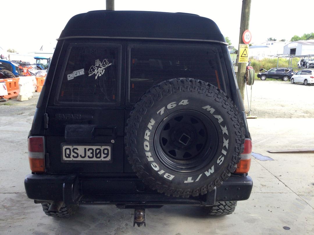 Photo '6' of Nissan Safari