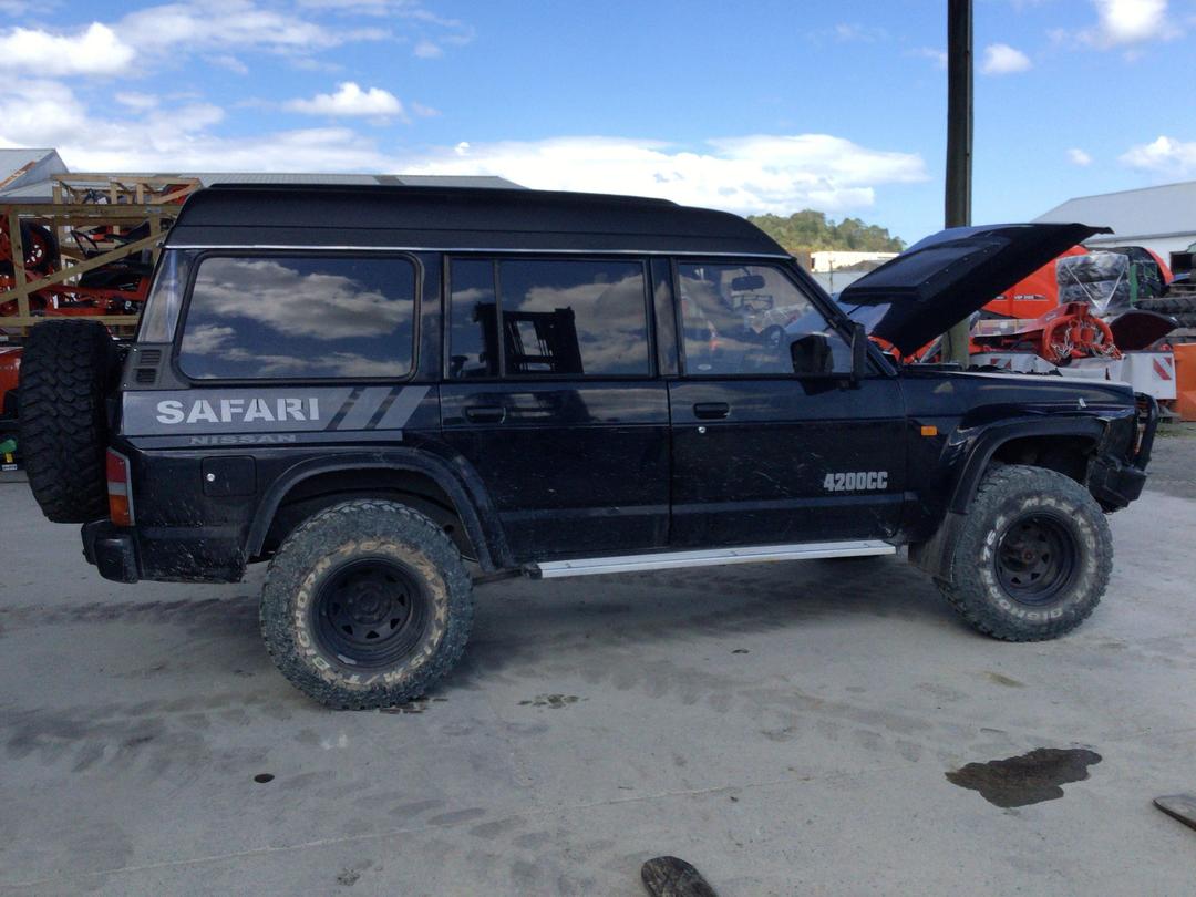 Photo '8' of Nissan Safari