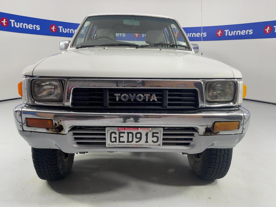 Photo '2' of Toyota Hilux 4X4 Photo '2' of Toyota Hilux 4X4