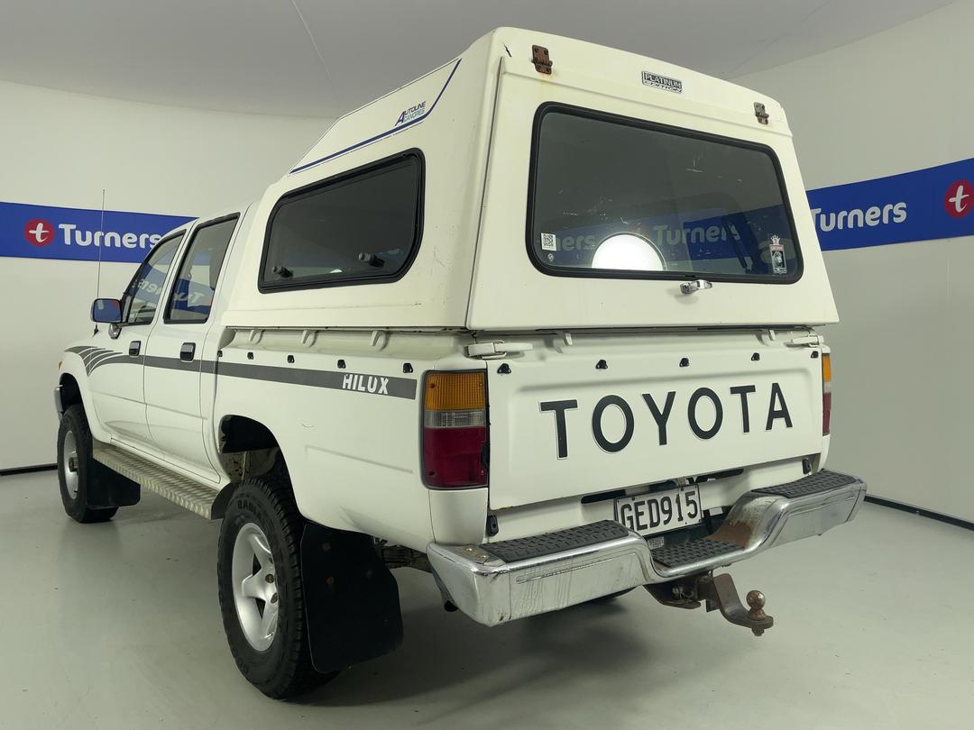 Photo '4' of Toyota Hilux 4X4 Photo '4' of Toyota Hilux 4X4
