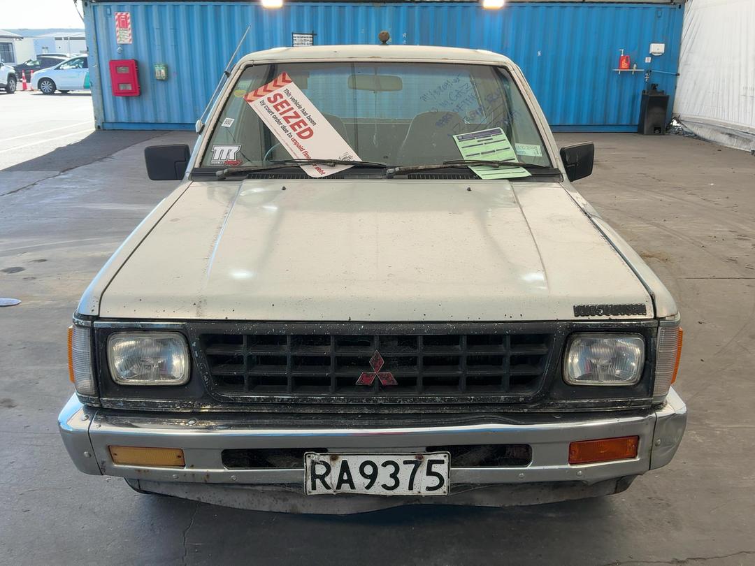 Photo '2' of Mitsubishi L200