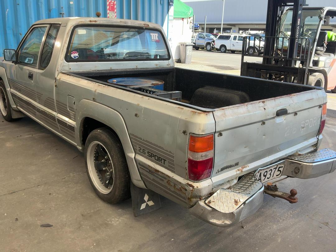 Photo '4' of Mitsubishi L200