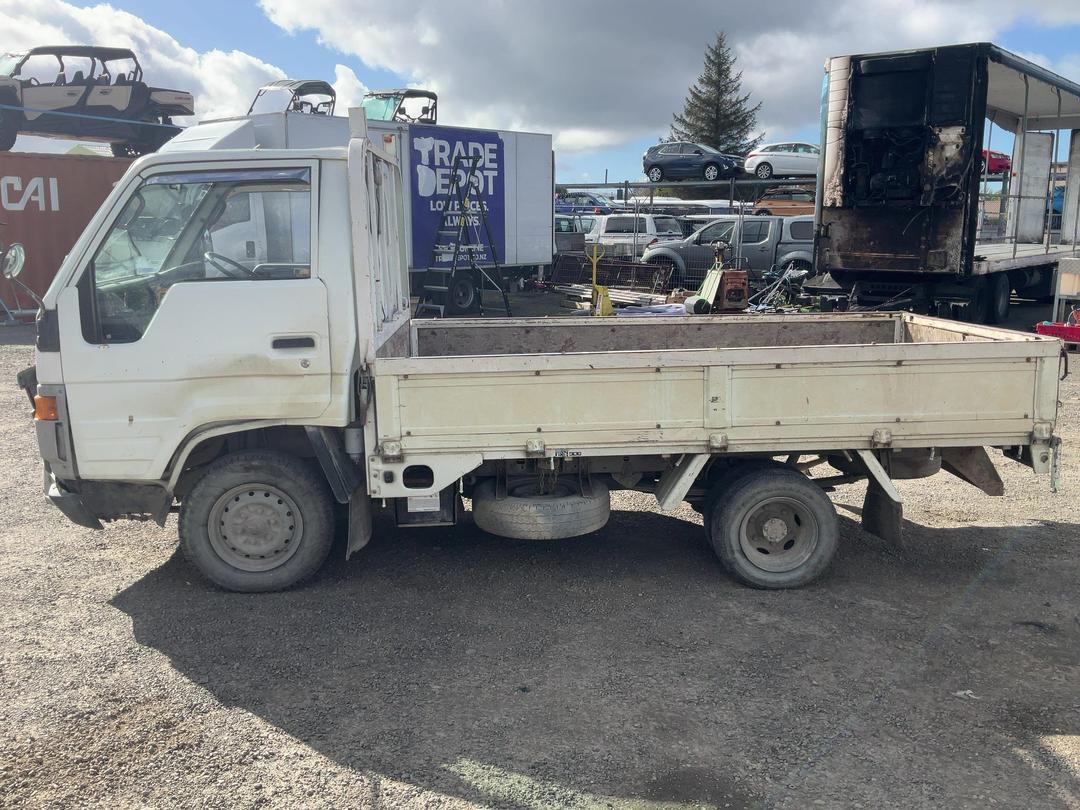 Photo '8' of Toyota Toyoace Flat Deck