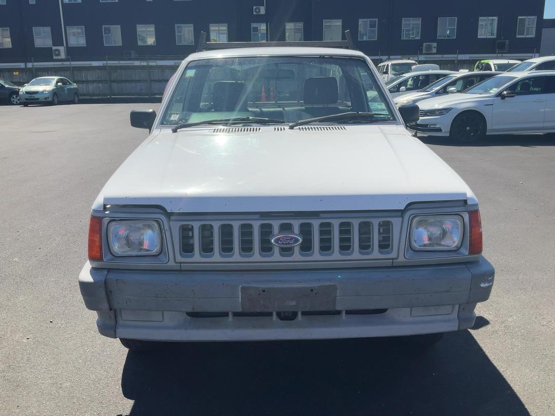 Photo '3' of Ford Courier XL C/CAB Photo '3' of Ford Courier XL C/CAB