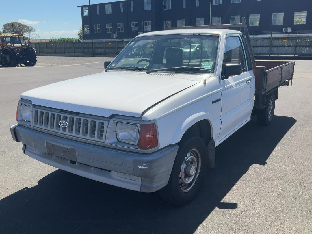 Photo '4' of Ford Courier XL C/CAB Photo '4' of Ford Courier XL C/CAB