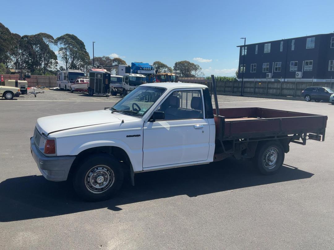 Photo '5' of Ford Courier XL C/CAB Photo '5' of Ford Courier XL C/CAB