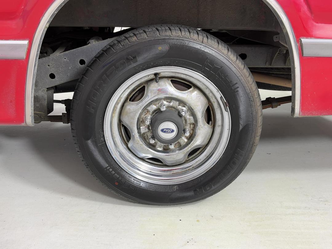 Photo '11' of Ford Courier XLT