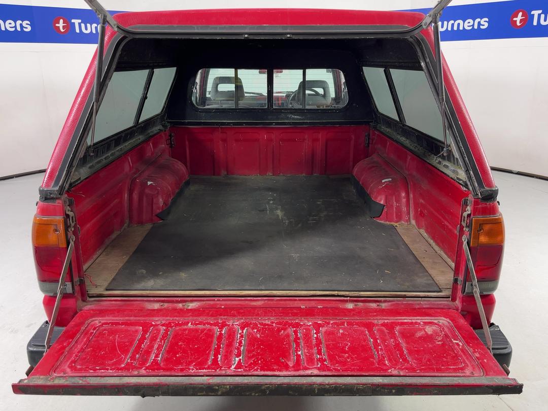 Photo '14' of Ford Courier XLT