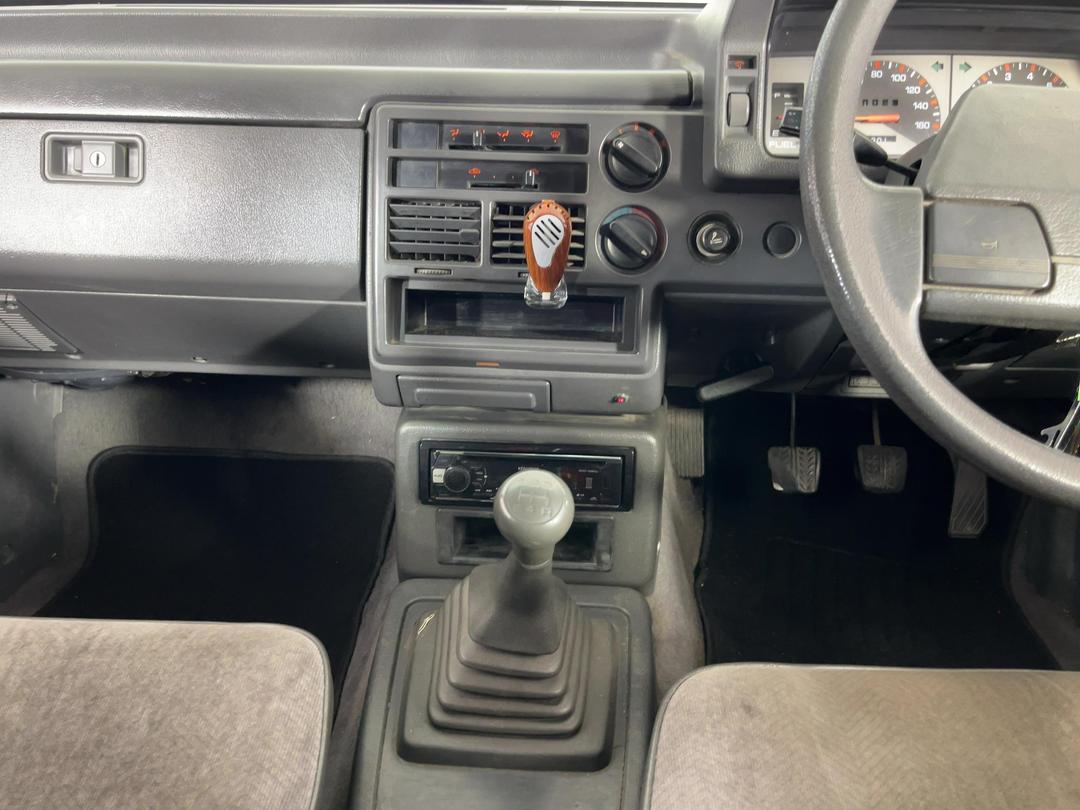 Photo '18' of Ford Courier XLT