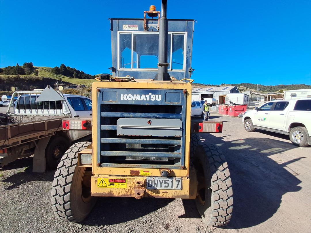 Photo '5' of Komatsu GD305A-1 Grader