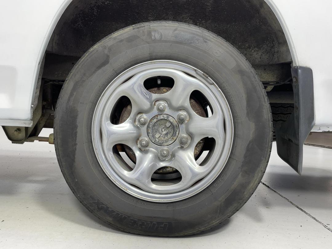 Photo '11' of Nissan Caravan