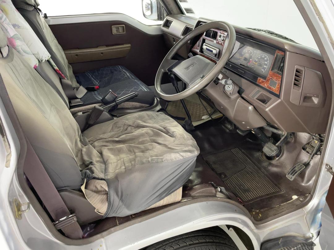 Photo '16' of Nissan Caravan