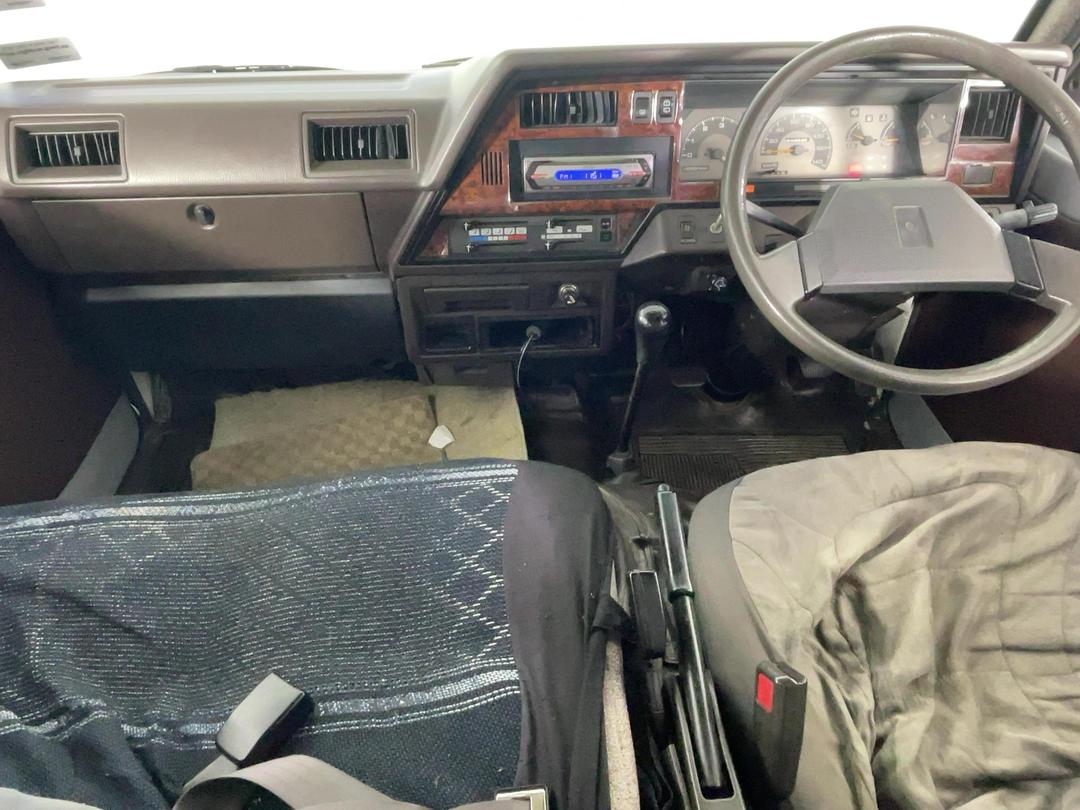 Photo '17' of Nissan Caravan
