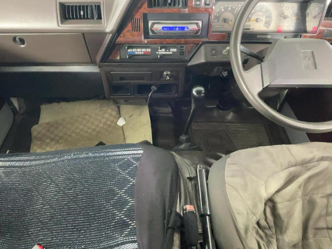 Photo '18' of Nissan Caravan
