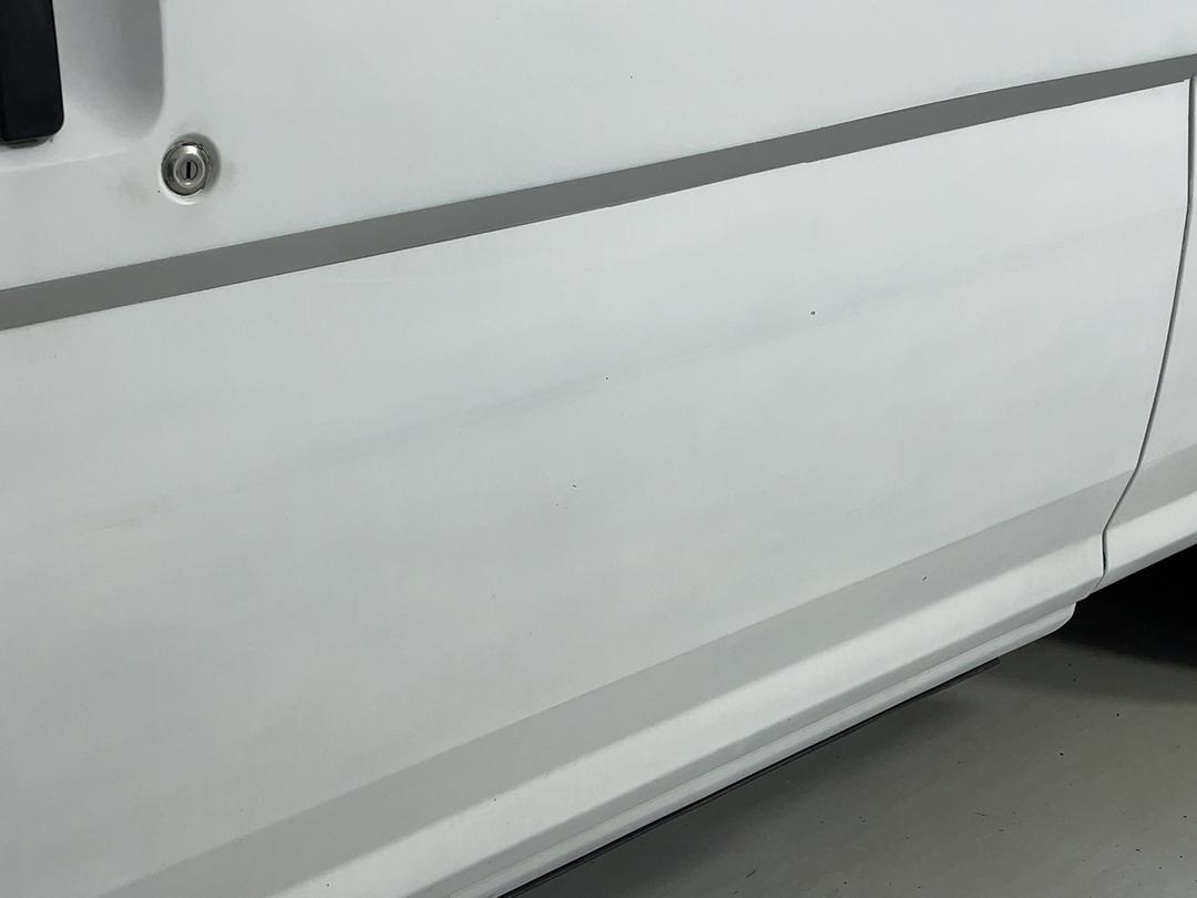 Photo '24' of Nissan Caravan
