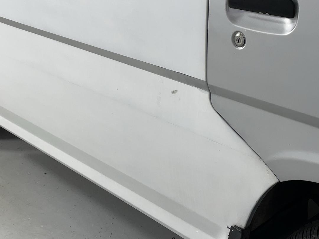 Photo '28' of Nissan Caravan
