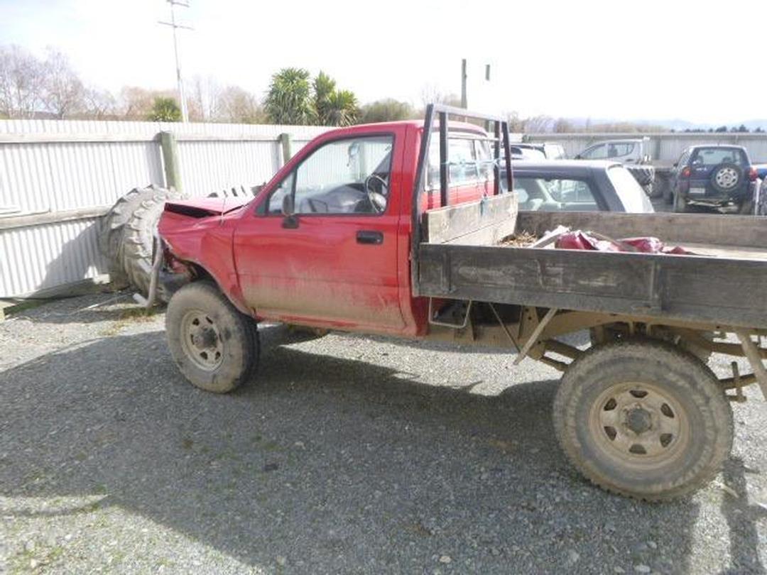 Photo '4' of Toyota Hilux 2.8 C/CAB Photo '4' of Toyota Hilux 2.8 C/CAB