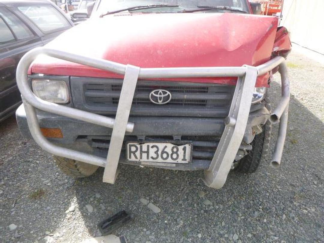 Photo '2' of Toyota Hilux 2.8 C/CAB Photo '2' of Toyota Hilux 2.8 C/CAB