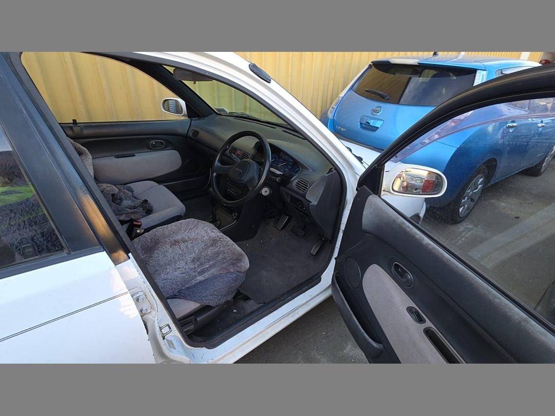 Photo '15' of Mazda Autozam Revue