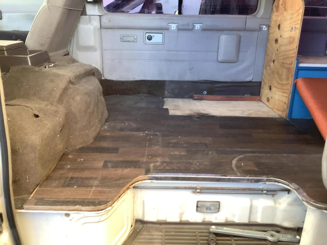 Photo '8' of Nissan Caravan DX