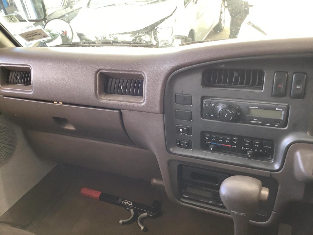 Photo '14' of Nissan Caravan DX