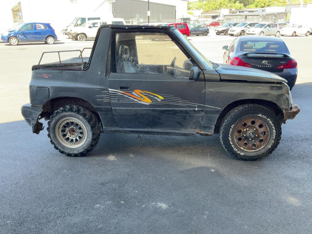 Photo '8' of Suzuki Escudo Photo '8' of Suzuki Escudo