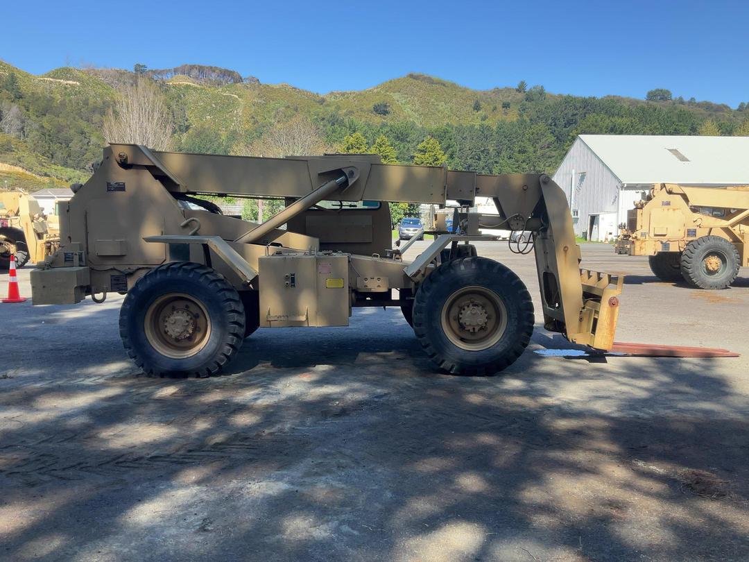Photo '3' of Custombuilt SKY TRAK 6000M VRRT Forklift