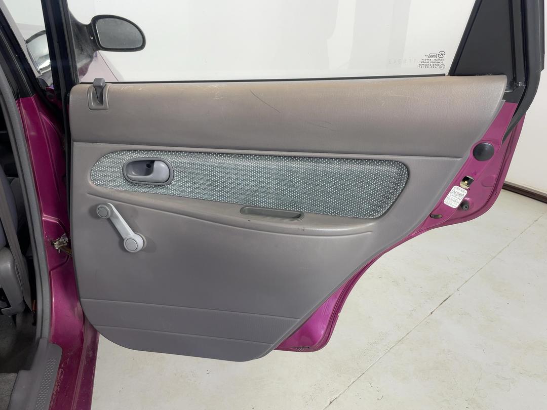 Photo '17' of Ford Festiva Glxi
