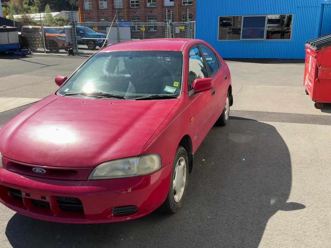 Photo '3' of Ford Laser Glxi Photo '3' of Ford Laser Glxi