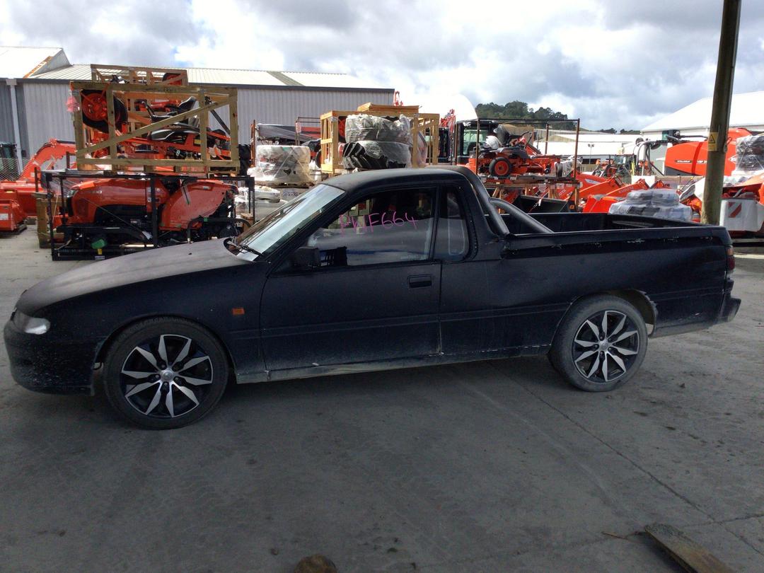 Photo '4' of Holden Utility VR V6 'S'Bucket FLR Photo '4' of Holden Utility VR V6 'S'Bucket FLR