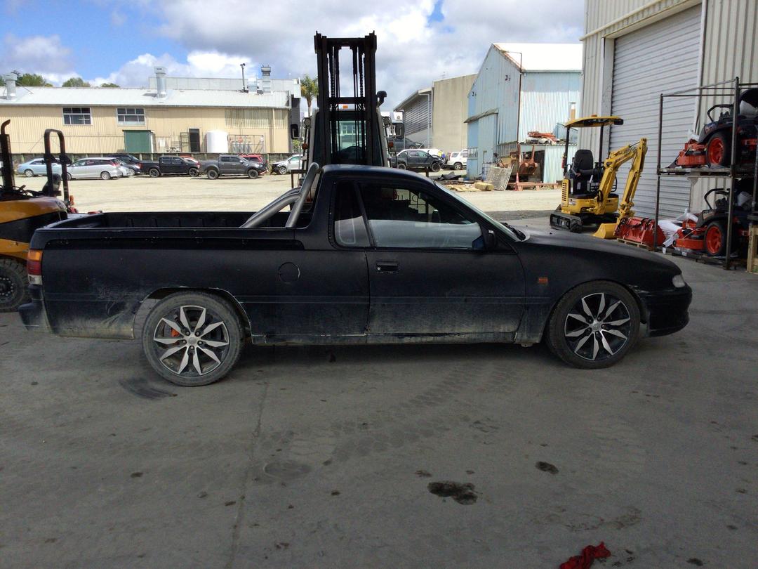 Photo '8' of Holden Utility VR V6 'S'Bucket FLR Photo '8' of Holden Utility VR V6 'S'Bucket FLR