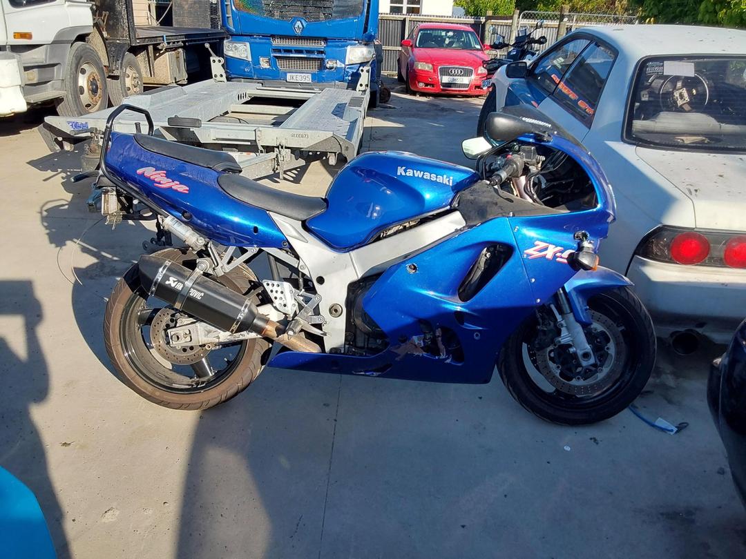Photo '3' of Kawasaki ZX9R NINJA