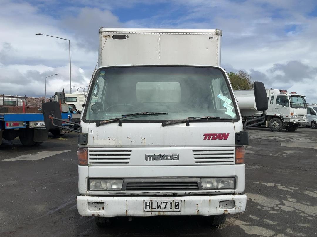 Photo '10' of Mazda Titan Box Body