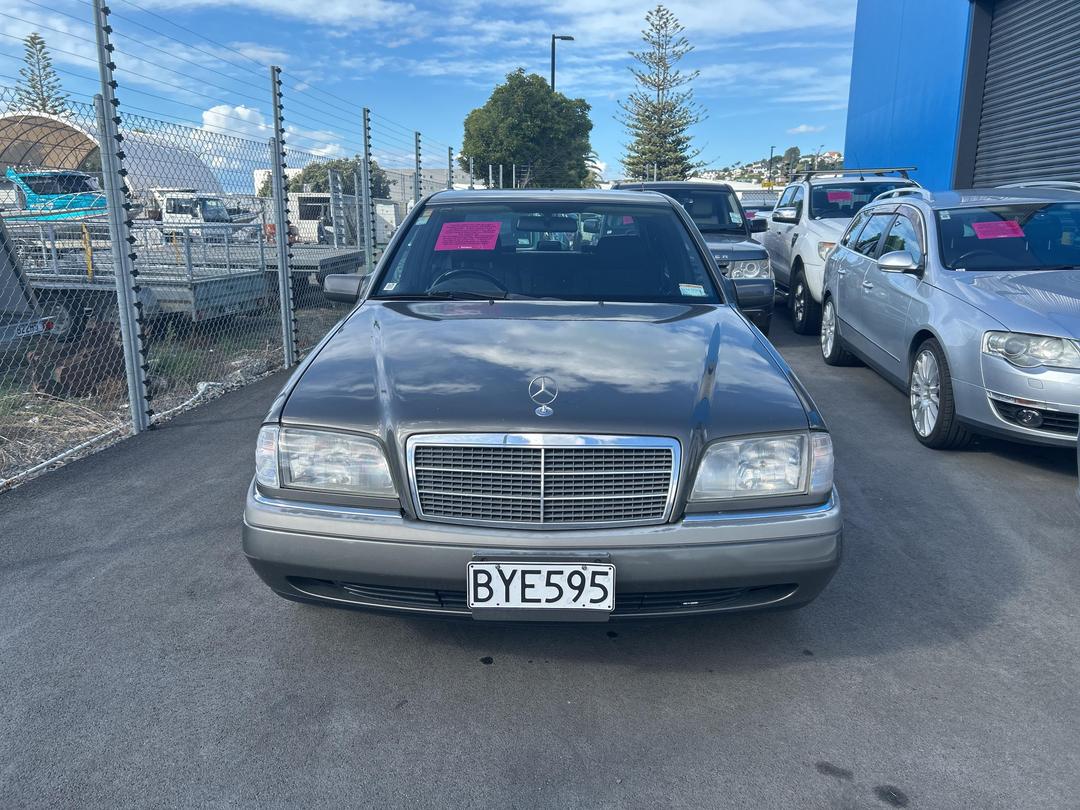 Photo '3' of Mercedes-Benz C280