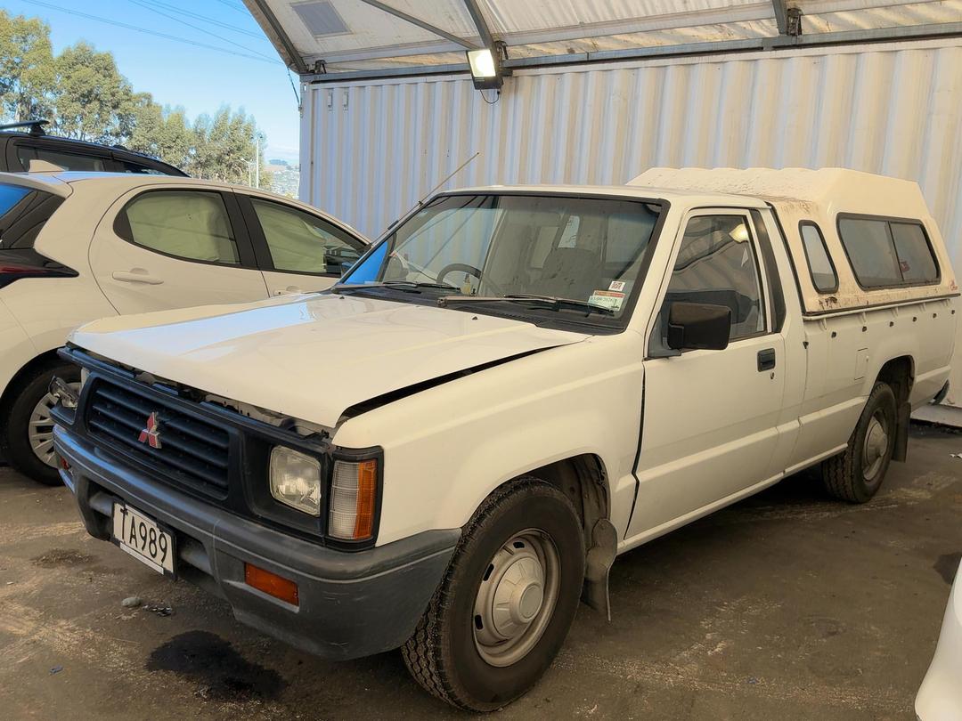 Photo '2' of Mitsubishi L200 CAB Photo '2' of Mitsubishi L200 CAB