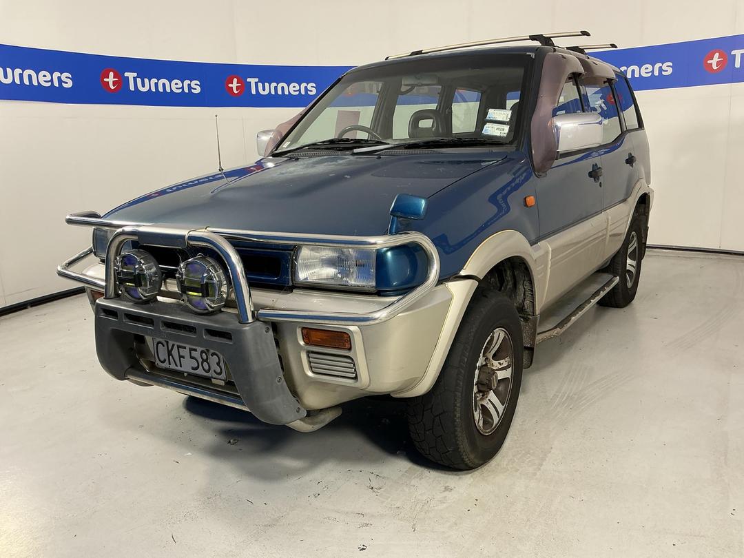 Photo '4' of Nissan Mistral