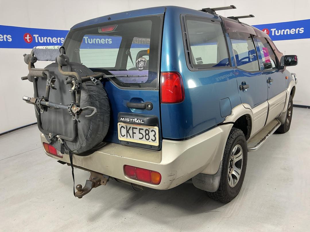 Photo '7' of Nissan Mistral