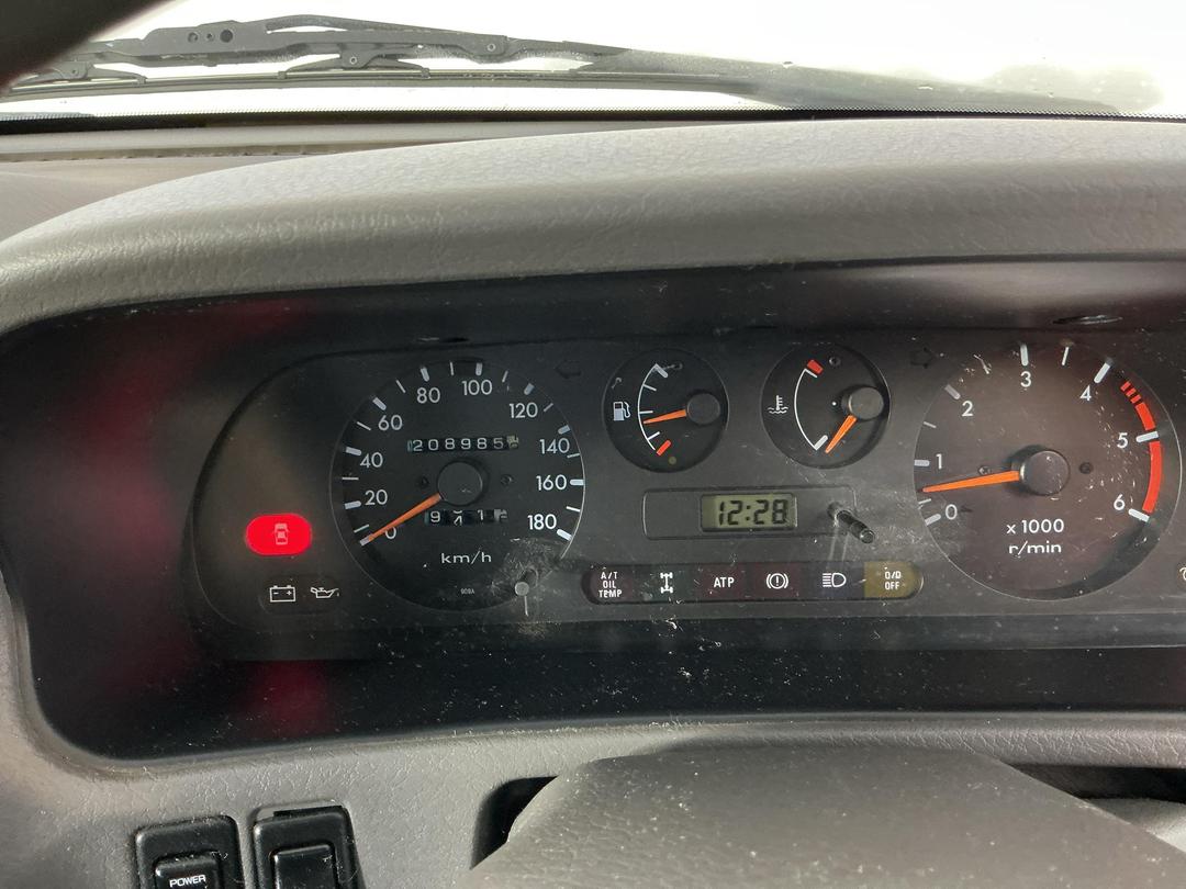 Photo '16' of Nissan Mistral