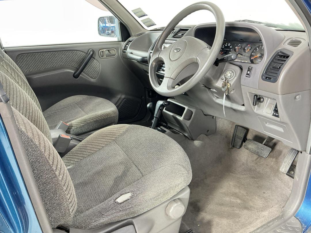 Photo '14' of Nissan Mistral