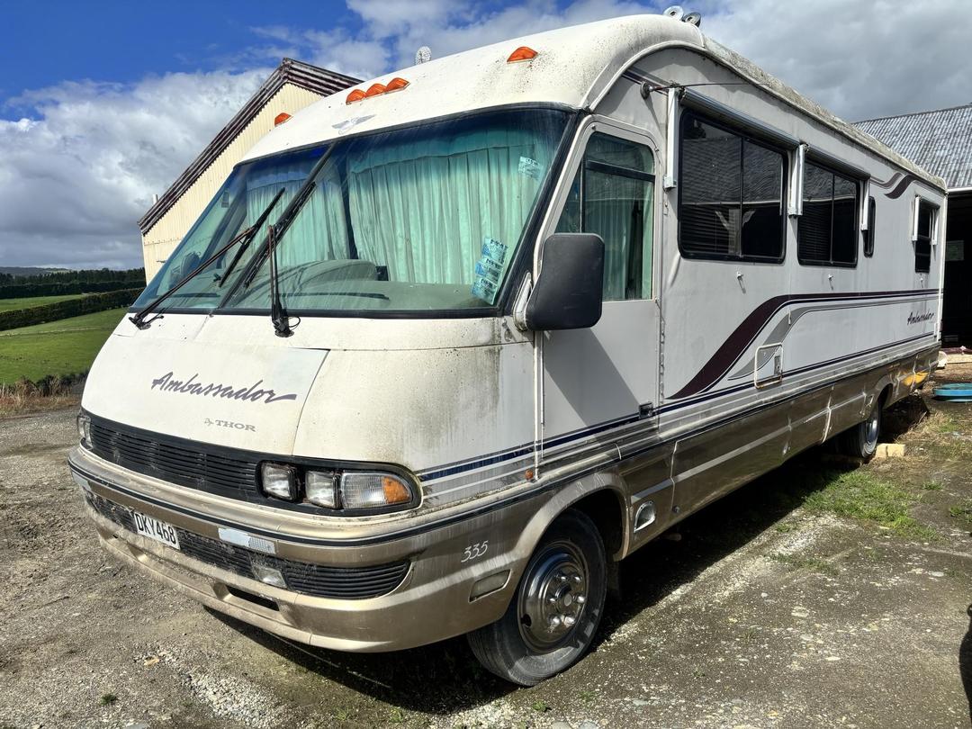 Photo '2' of Oshkosh Motorhome AMDASSADOR Motorhome