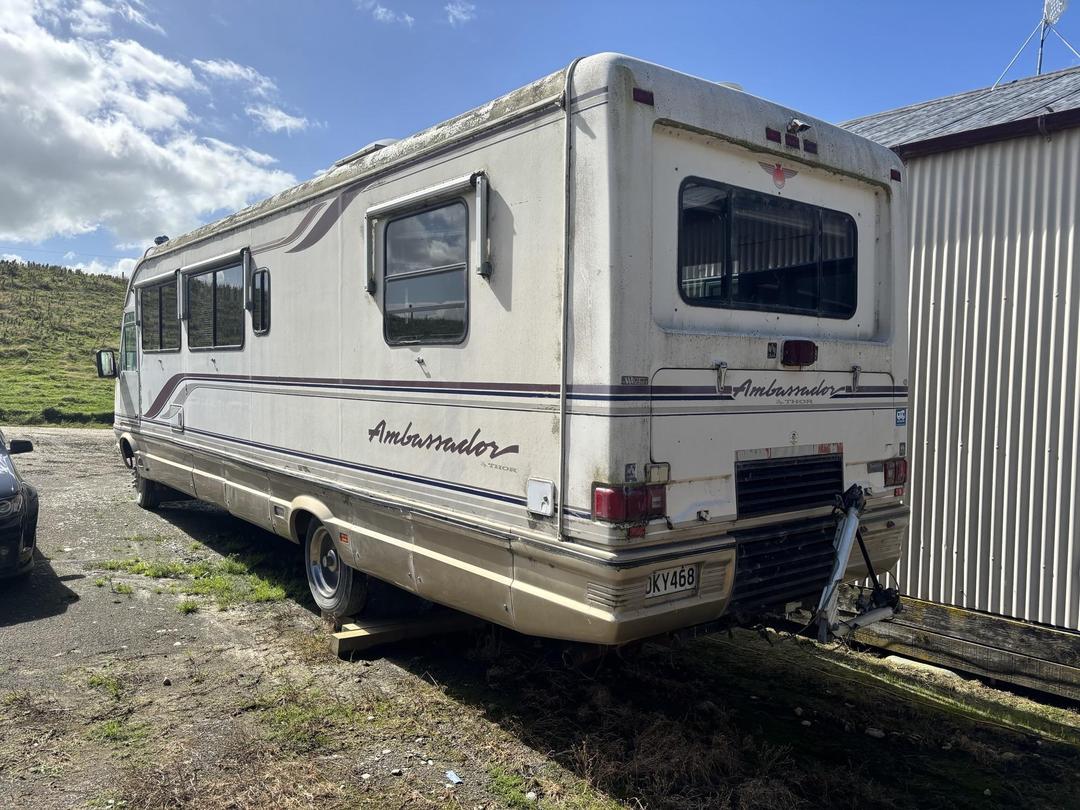 Photo '5' of Oshkosh Motorhome AMDASSADOR Motorhome