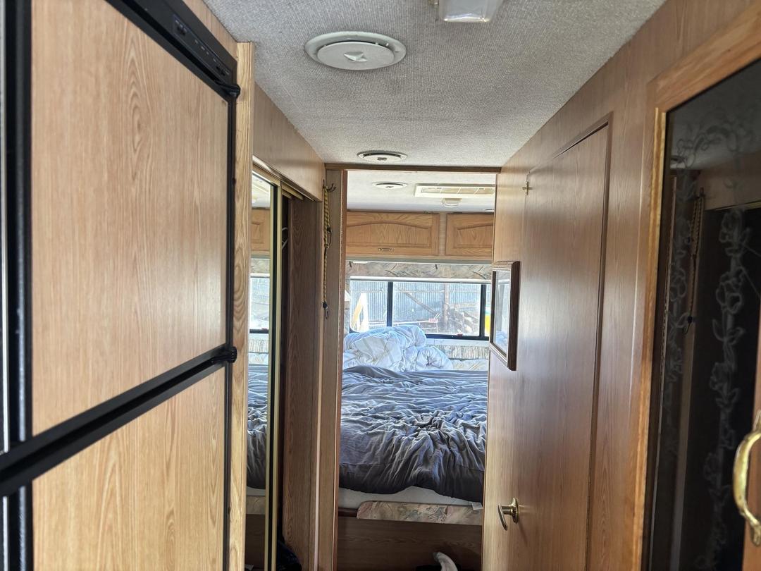 Photo '7' of Oshkosh Motorhome AMDASSADOR Motorhome