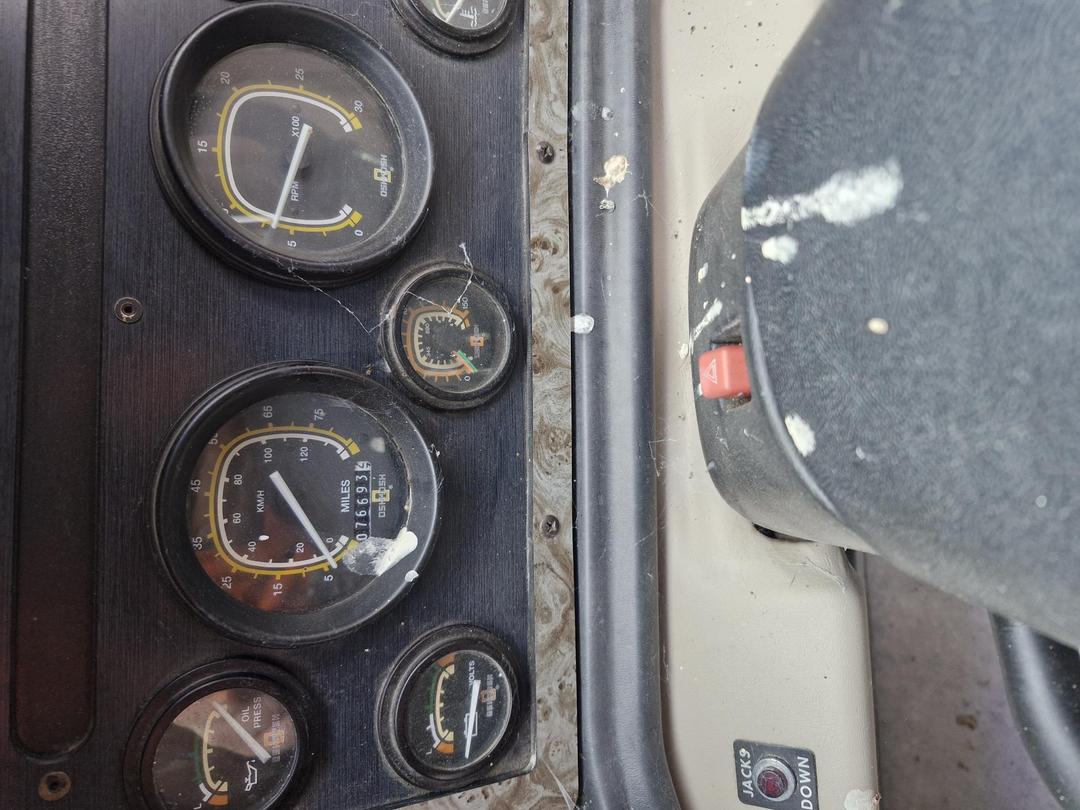 Photo '15' of Oshkosh Motorhome AMDASSADOR Motorhome