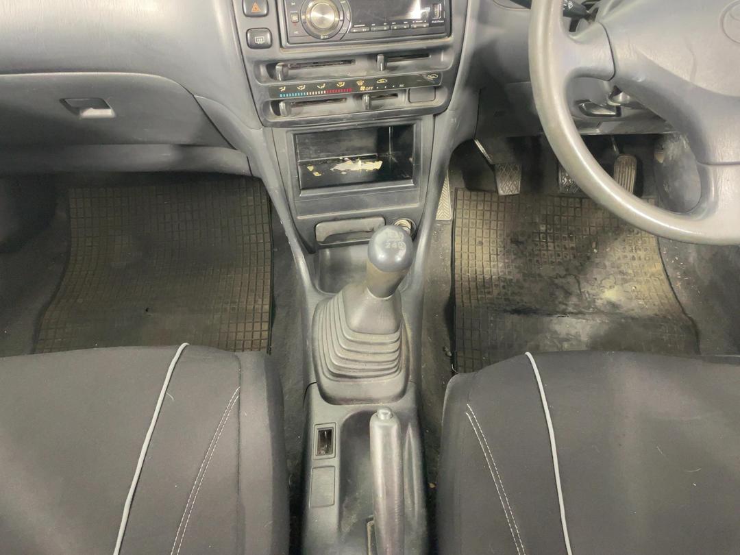 Photo '18' of Toyota Corolla