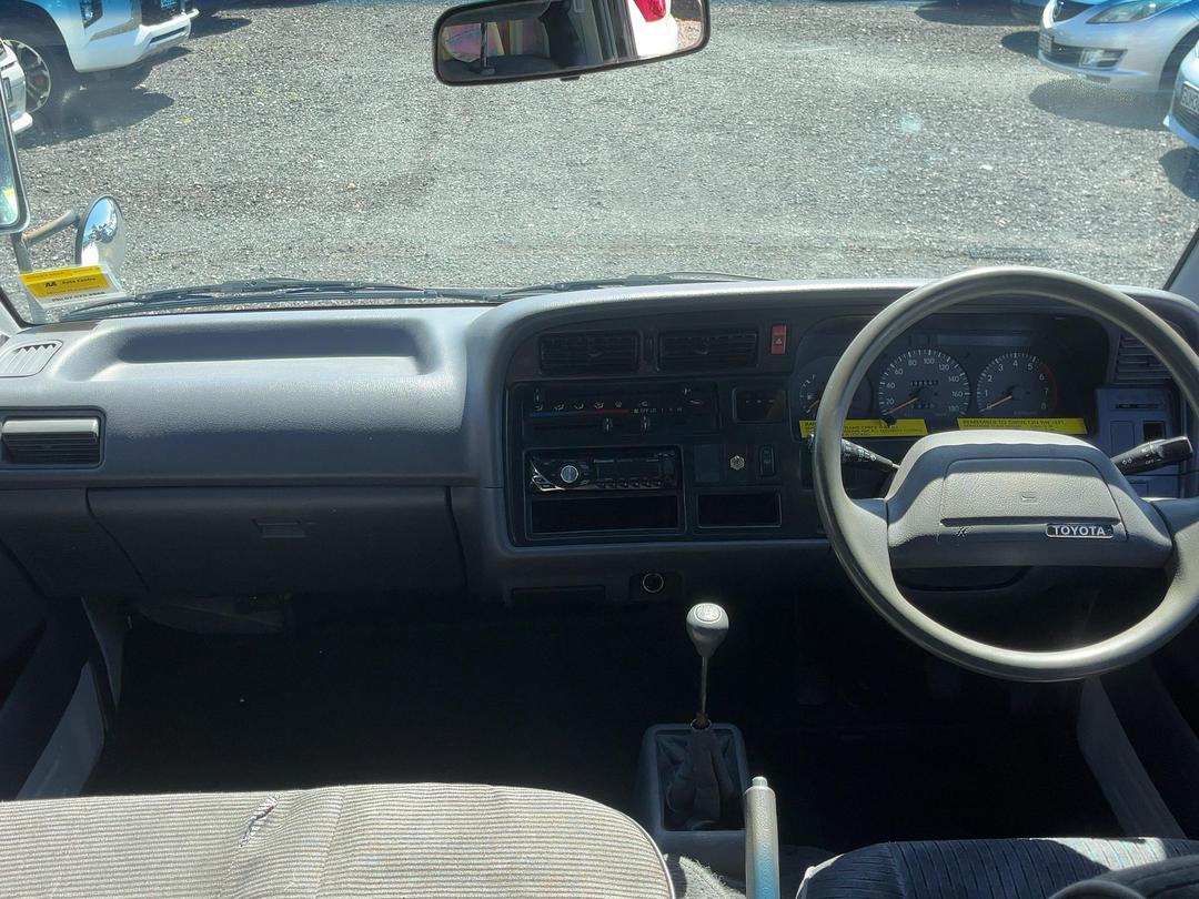 Photo '17' of Toyota Hiace