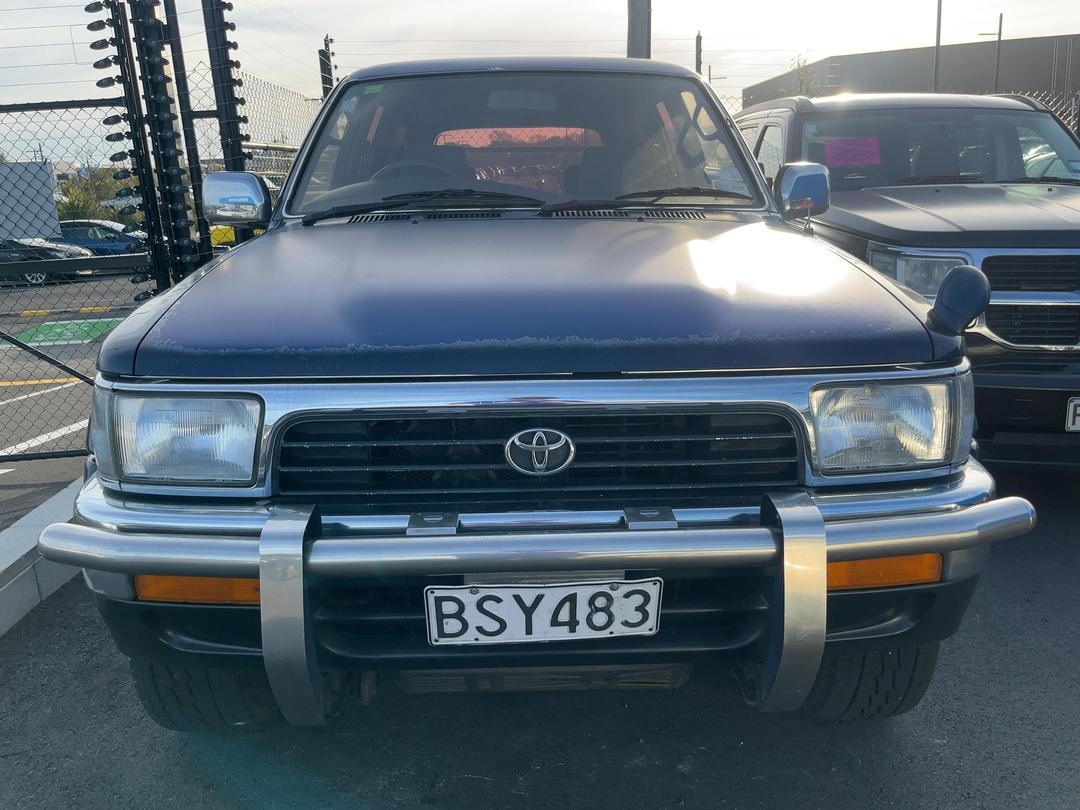 Photo '2' of Toyota Hilux Surf Photo '2' of Toyota Hilux Surf
