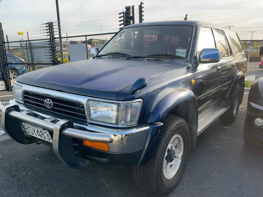 Photo '3' of Toyota Hilux Surf Photo '3' of Toyota Hilux Surf